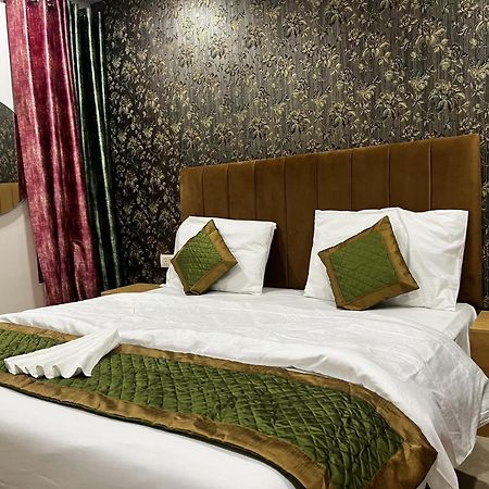 Roomquet Comfort Inn Allāhābād Junction Exteriér fotografie