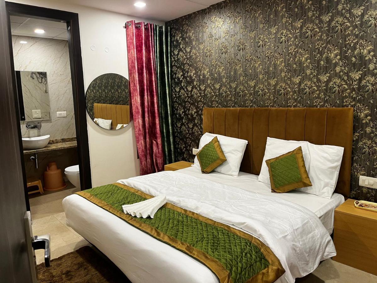 Roomquet Comfort Inn Allāhābād Junction Exteriér fotografie