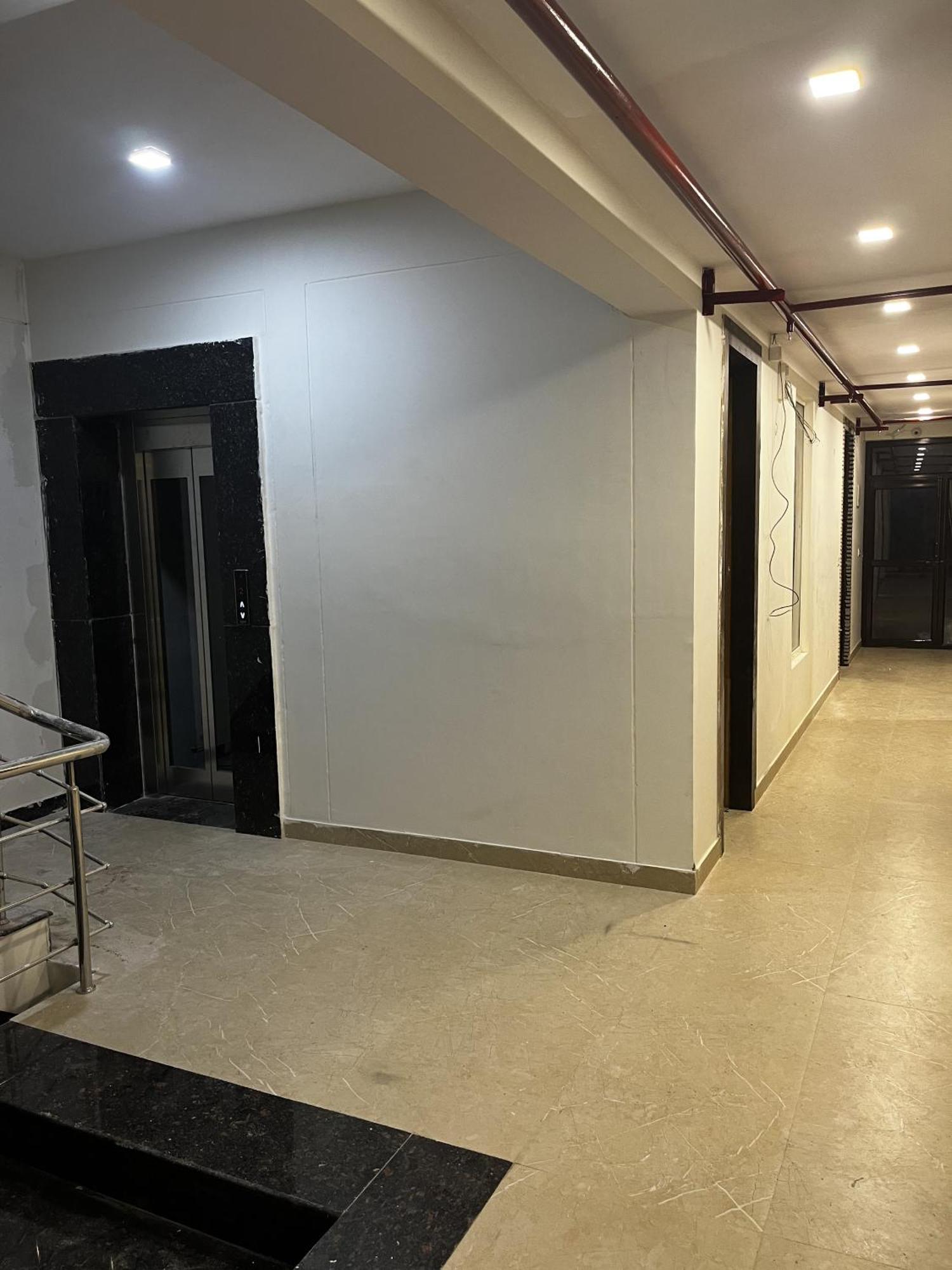 Roomquet Comfort Inn Allāhābād Junction Exteriér fotografie