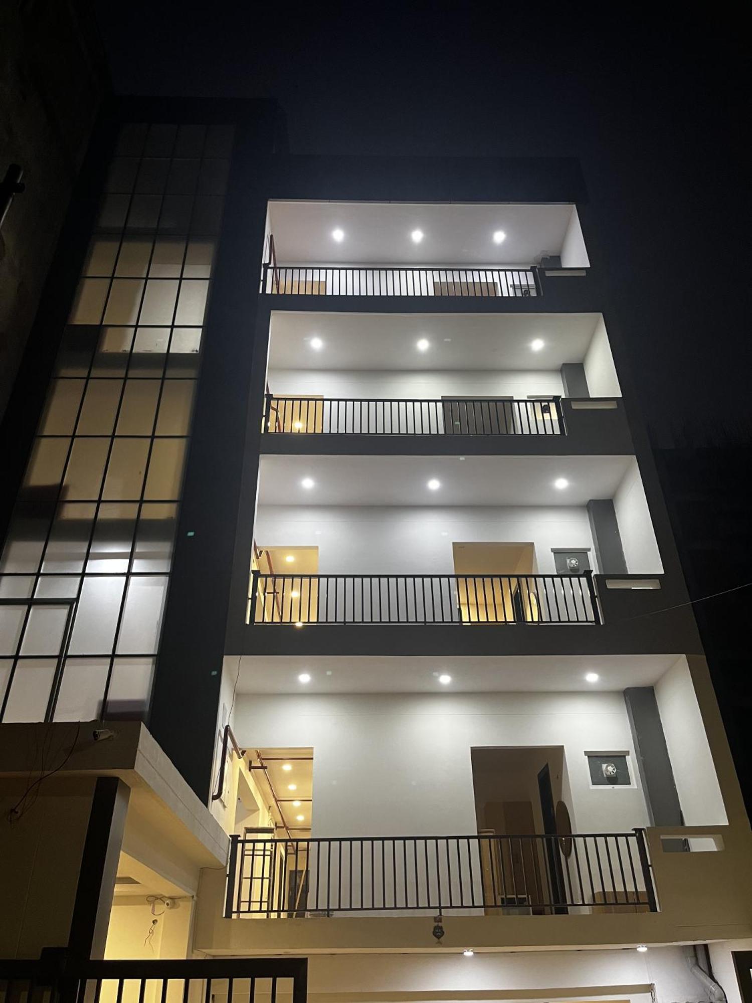 Roomquet Comfort Inn Allāhābād Junction Exteriér fotografie